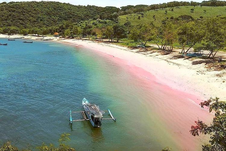 Featured image for Liburan Seru di Banten: 5 Tempat Wisata yang Tak Boleh Dilewatkan