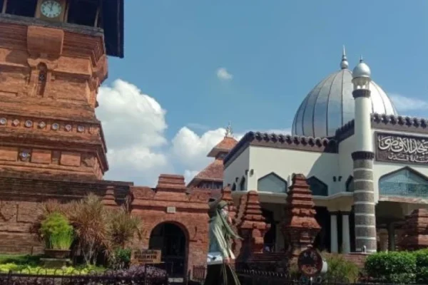 Featured image for Pantai Serang: Pilihan Tepat untuk Liburan Akhir Pekan