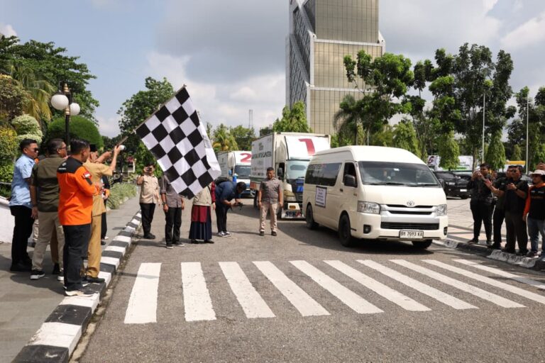 DOMPET DHUAFA KIRIM 11 TRUK KEMANUSIAAN DENGAN TOTAL 75 TON BANTUAN UNTUK PENYINTAS BENCANA SUMATERA